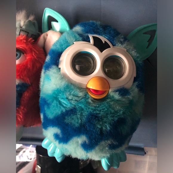 🇺🇸Two Furby Bundle- 755 $50 or $45 w/offer* - will accept return if do not work - Picture 2 of 6